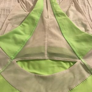 🧘🏼‍♀️Lululemon Lime Tank - Size 6